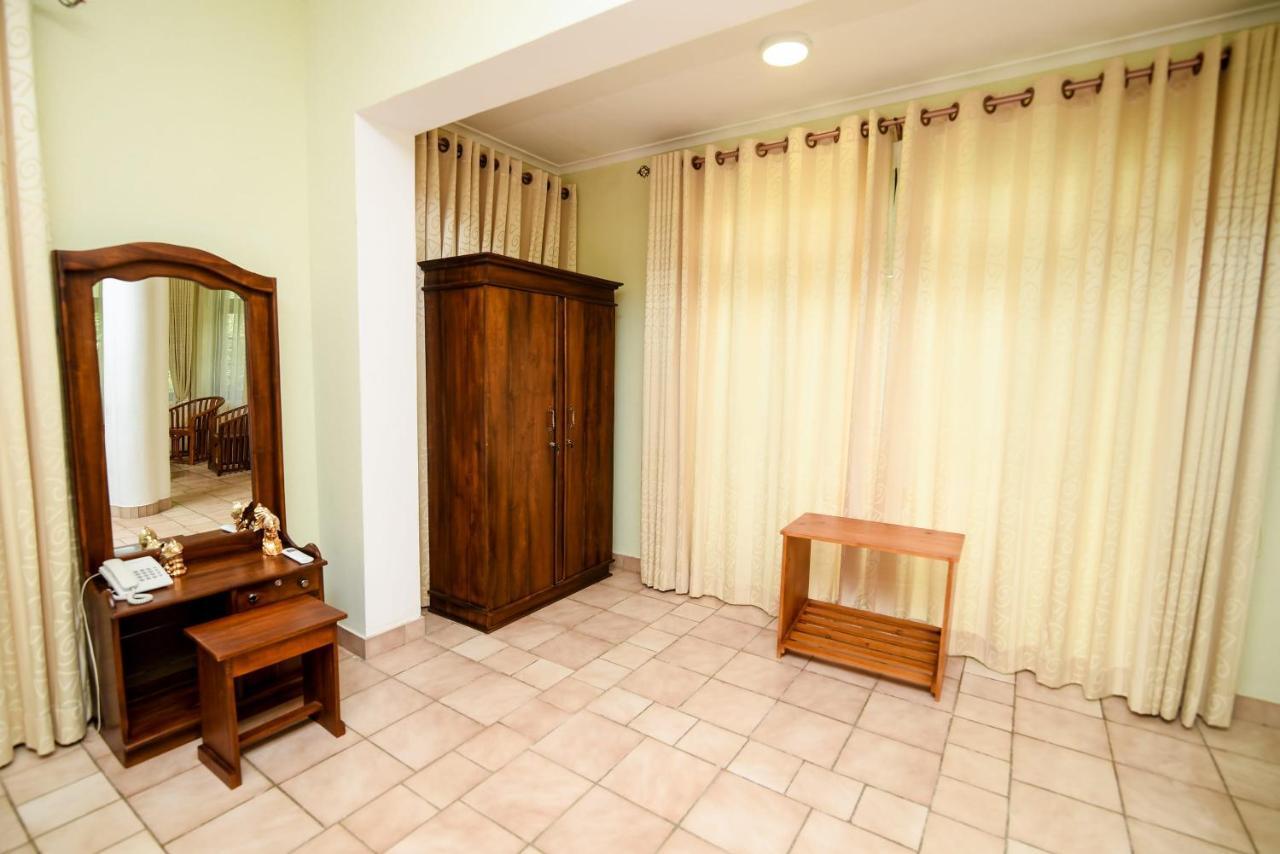 Man Mountain Villa Матале Екстериор снимка
